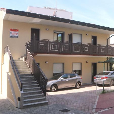 Viviana Apartment Линяно Сабиадоро Екстериор снимка