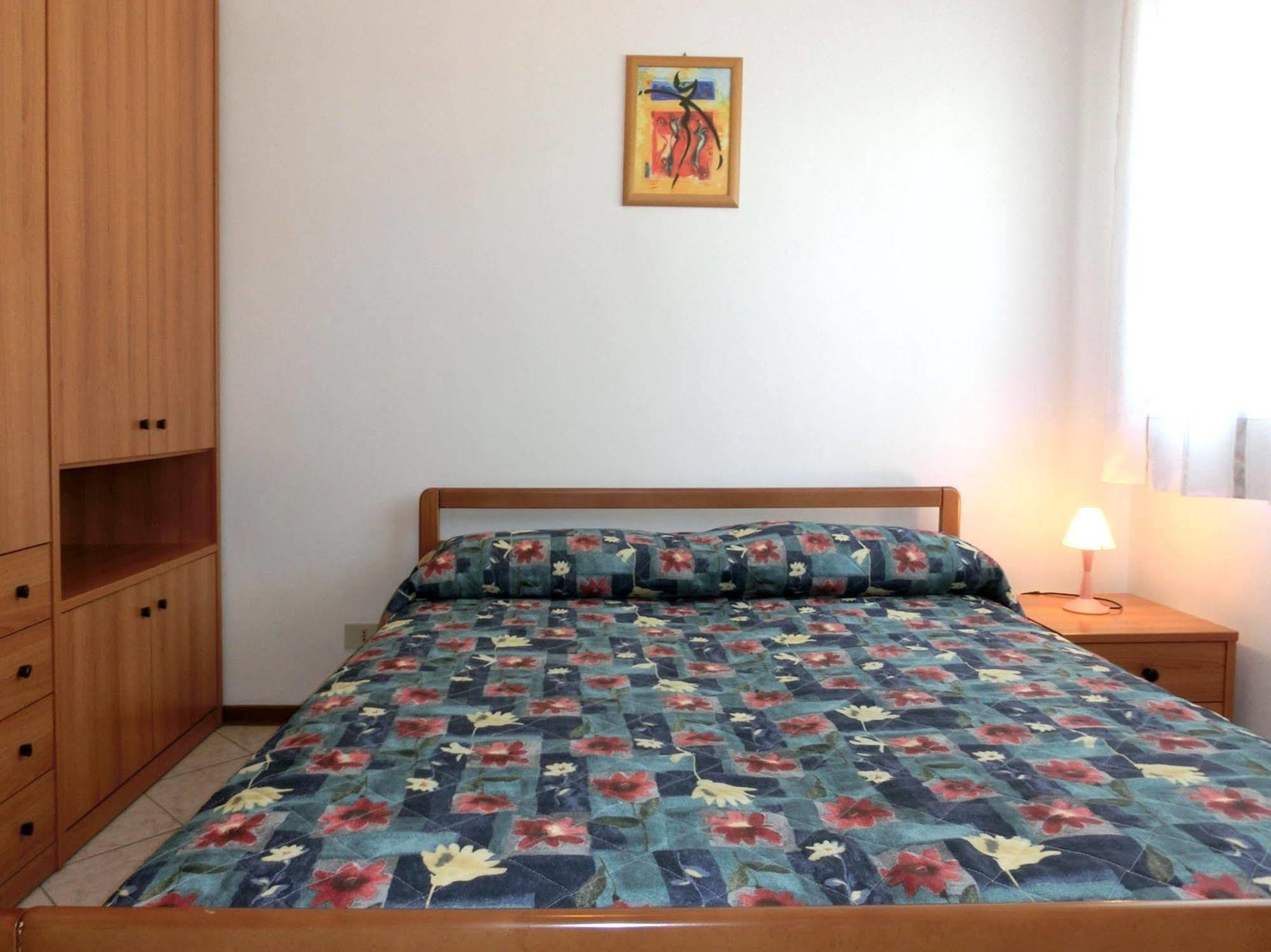 Viviana Apartment Линяно Сабиадоро Екстериор снимка
