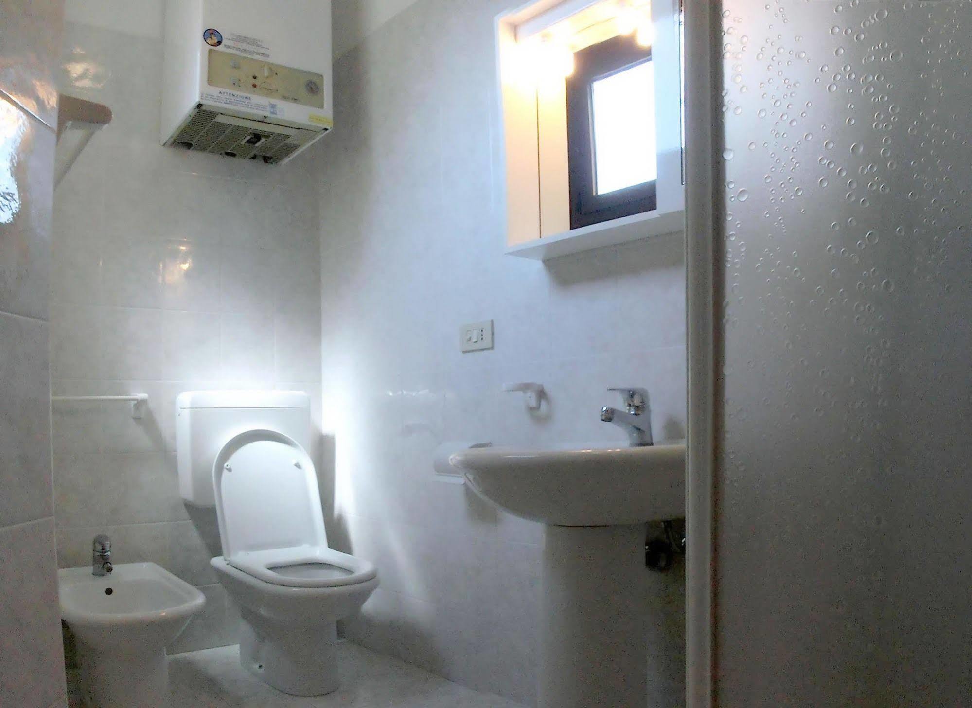 Viviana Apartment Линяно Сабиадоро Екстериор снимка