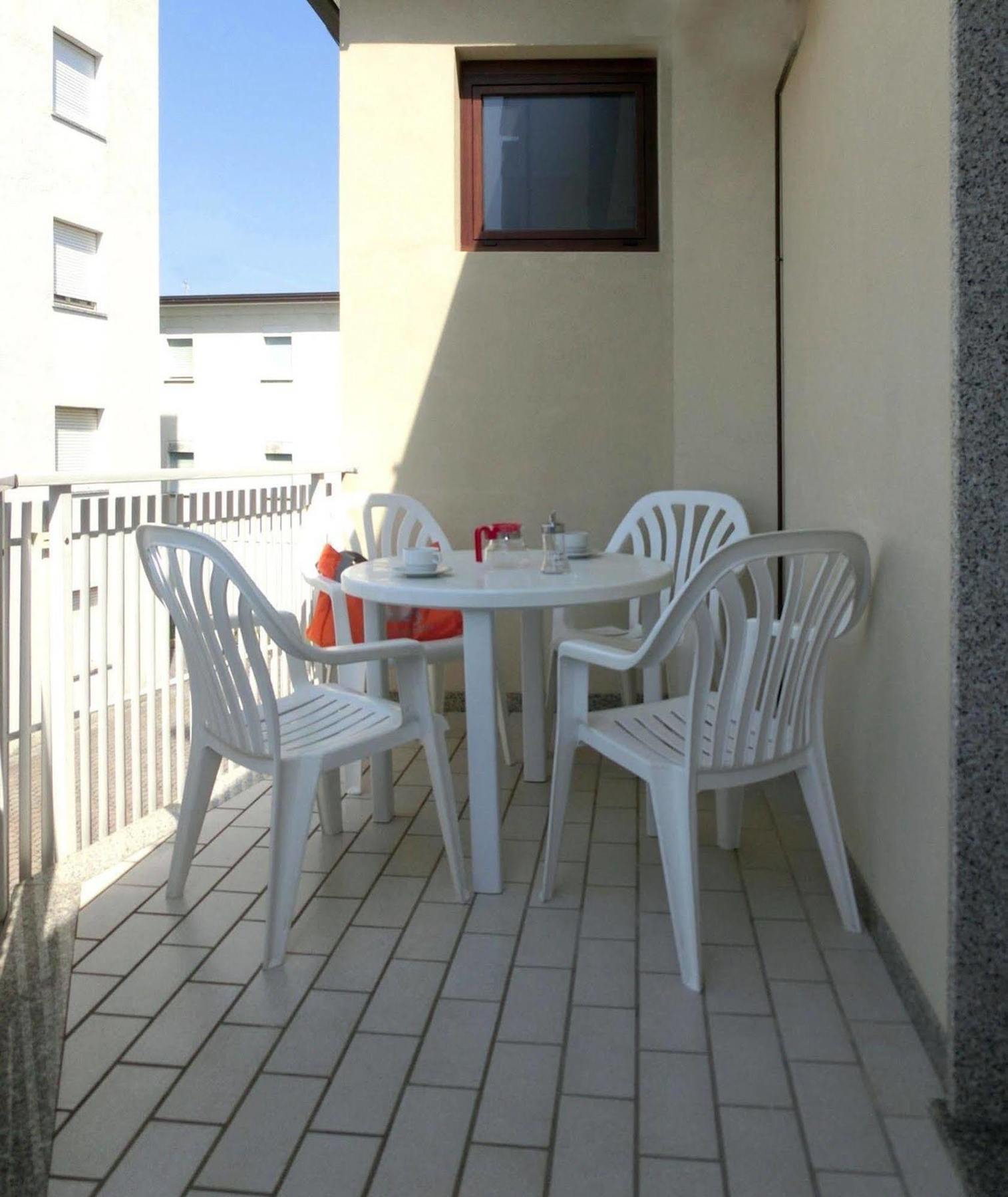 Viviana Apartment Линяно Сабиадоро Екстериор снимка