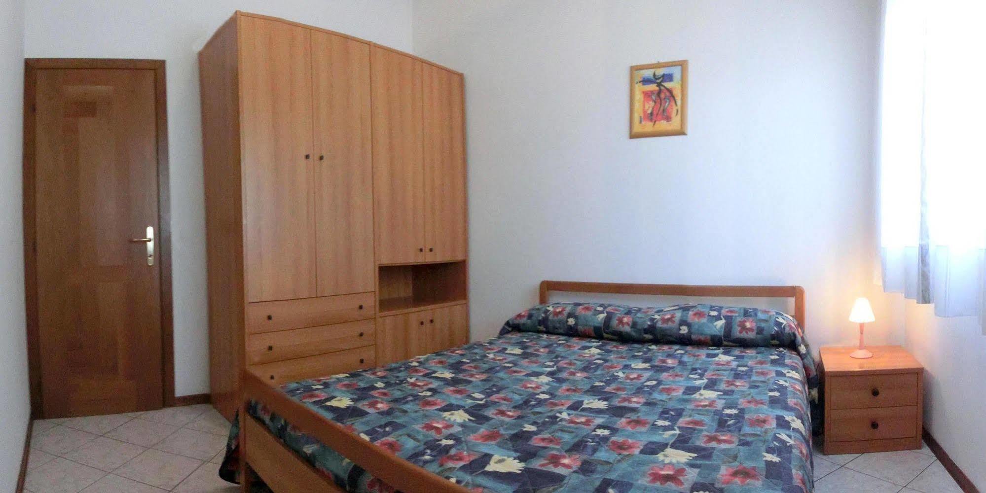 Viviana Apartment Линяно Сабиадоро Екстериор снимка